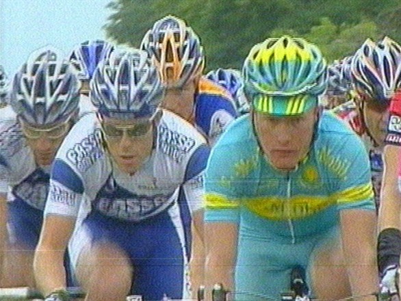Kim Kirchen next to Alexander Vinokourov during stage 7 of the Tour de France 2005